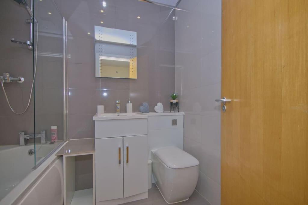 Alluring 2 Bedroom Leeds City Centre Apartment- Self Check-In,Balconied Apartment Exteriör bild