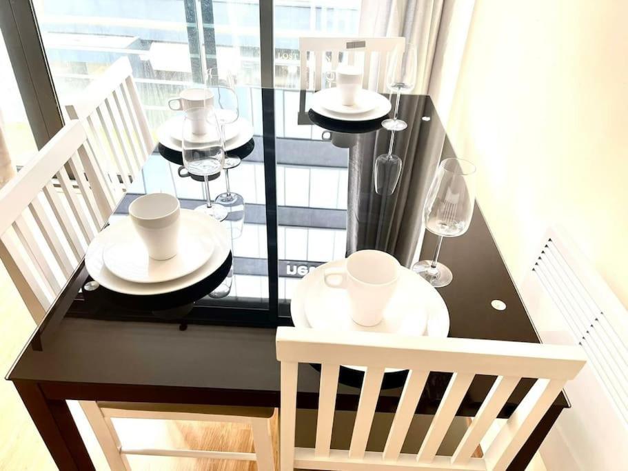 Alluring 2 Bedroom Leeds City Centre Apartment- Self Check-In,Balconied Apartment Exteriör bild